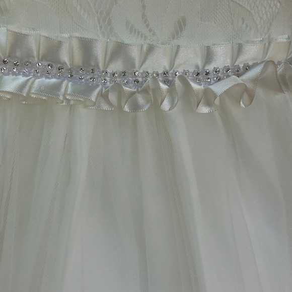 Girls White Tulle Flower Girl Dress NWT - Picture 3 of 4